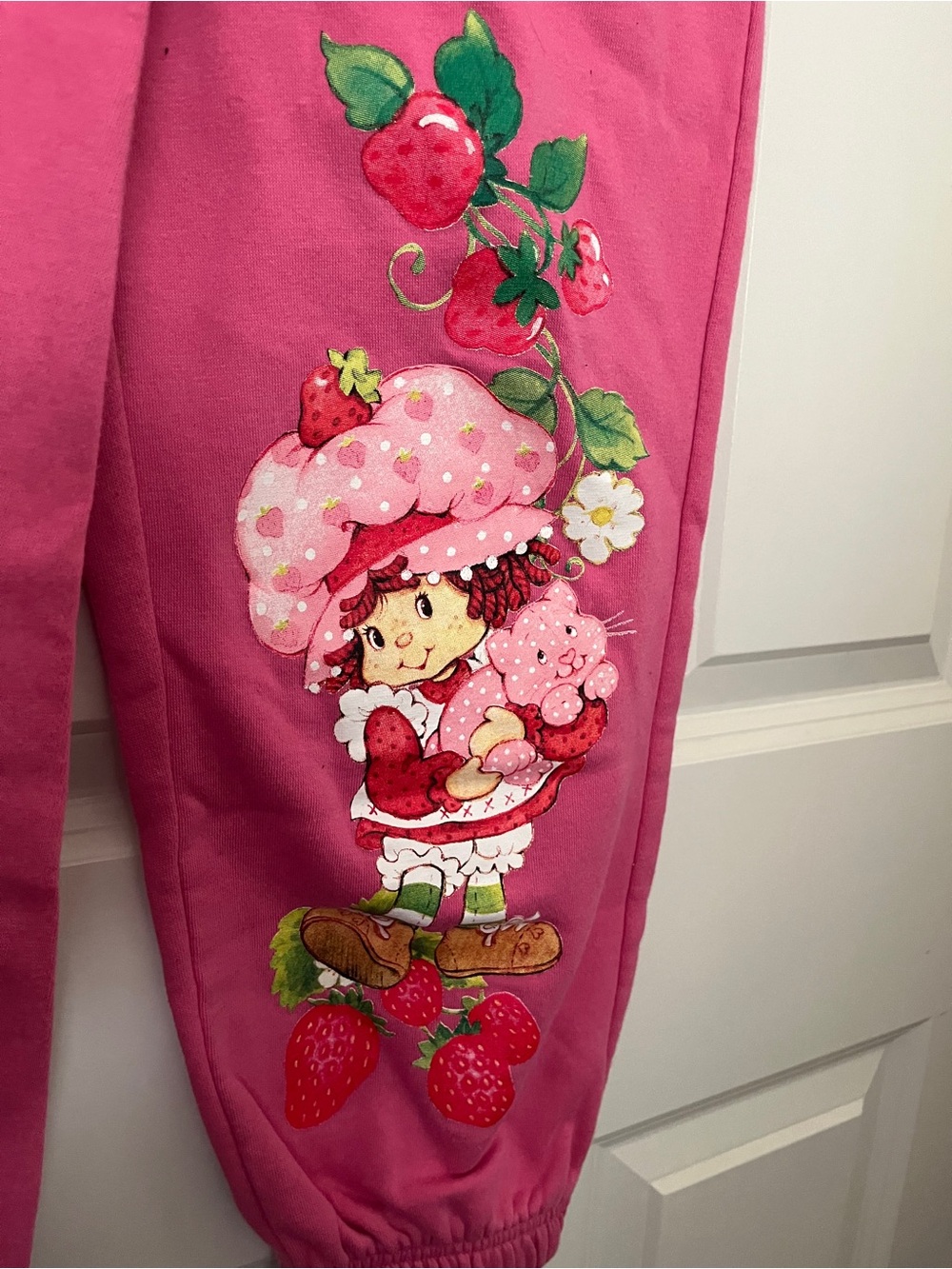 Strawberry Shortcake Pink Graphic Sweatpants EUC Size Medium Junior Women’s - Picture 2 of 5